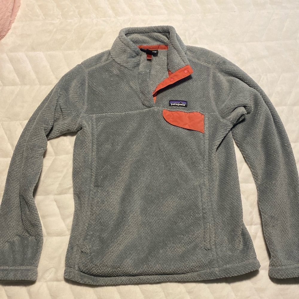 Patagonia Re-tool Snap T Pullover. Women’s size small. Grey and pink.